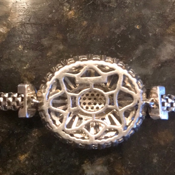 Older (Vintage?) Sterling Silver Bracelet with Oval of CZ? Very Well Made - Picture 3 of 6